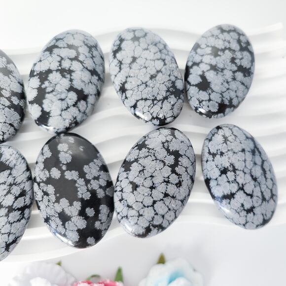 Snowflake Obsidian Palm Stone - Picture 5 of 9